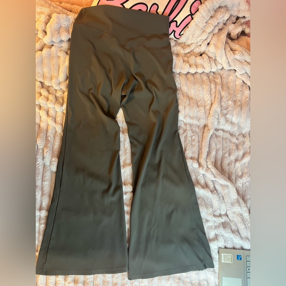 ❣️Cute & Comfy Stretchy Flare Pants | XL | EUC | Effortless Summer Wear ☀️ - Picture 5 of 7